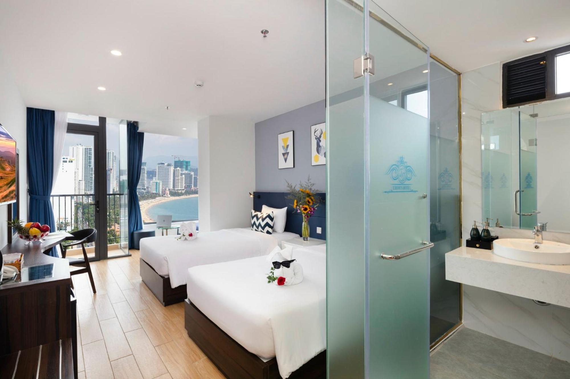 Khách sạn Crown 4*